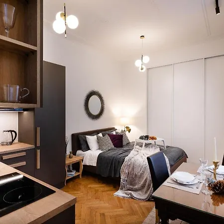 Brivibas House Design In City Center Aparthotel