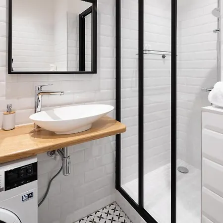 Brivibas House Design In City Center * Riga